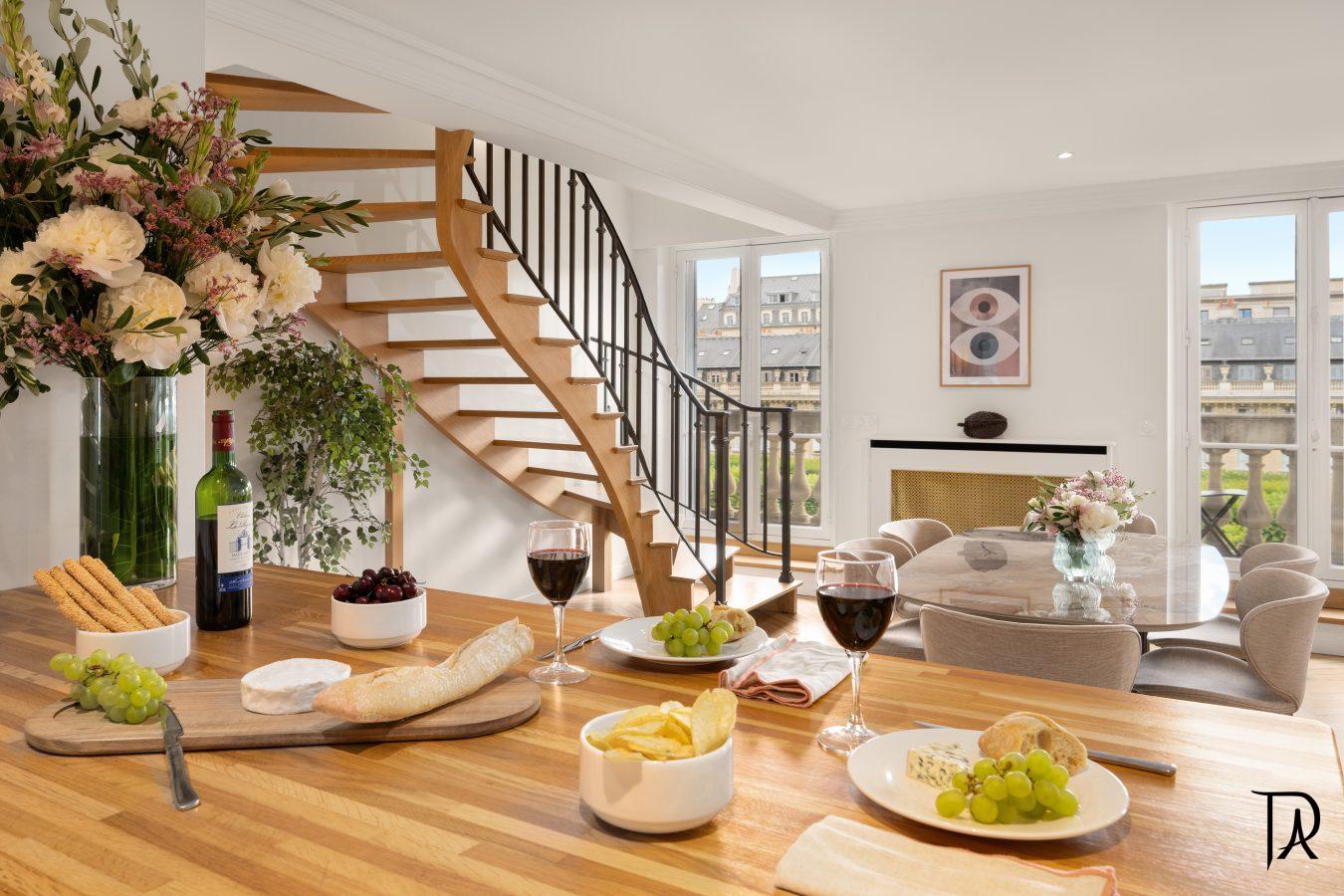 Breakfast on the kitchen’s bar