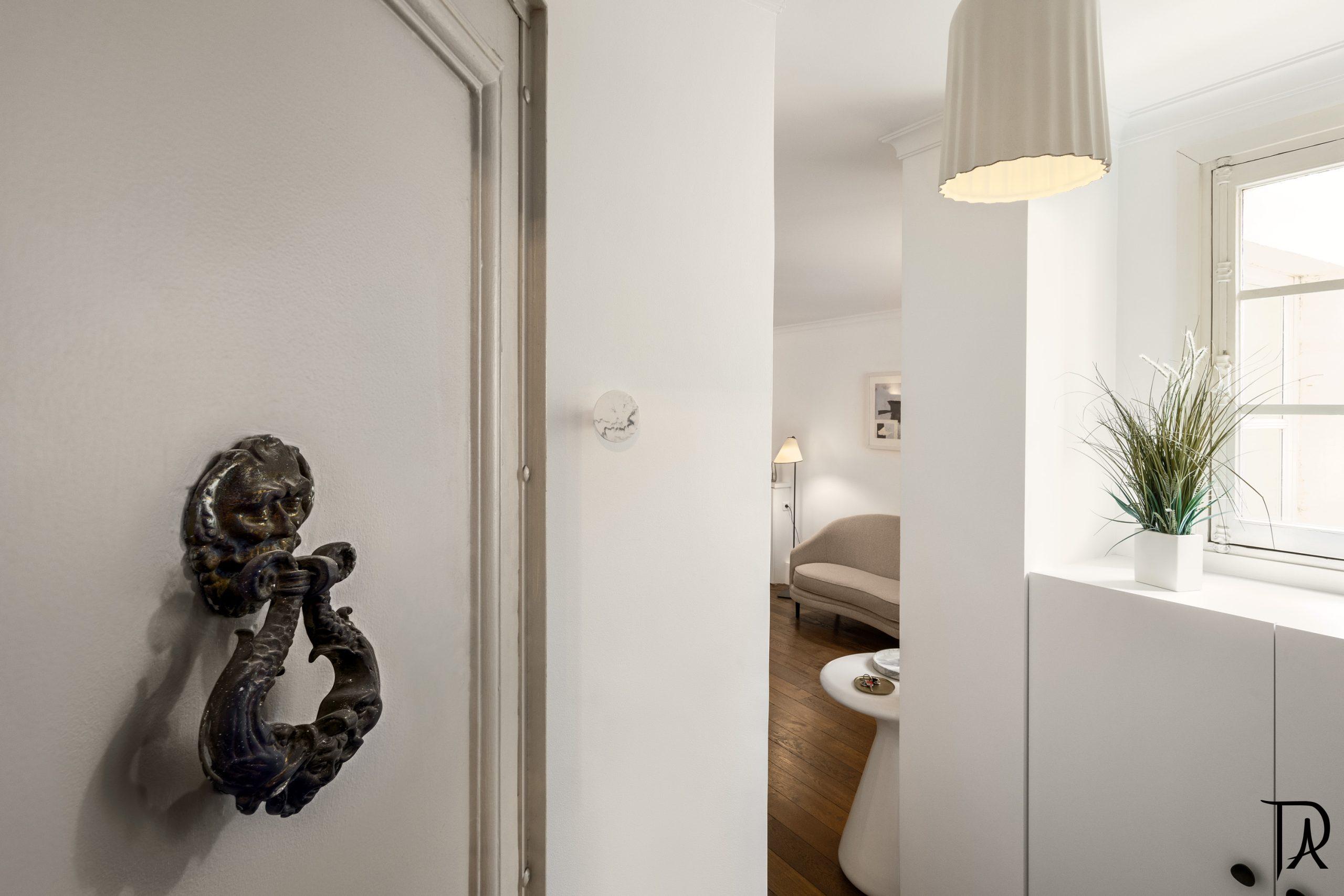 (02) Entrance of the apartment