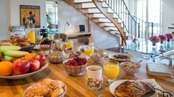 Breakfast on the kitchen's bar Breakfast on the kitchen's bar