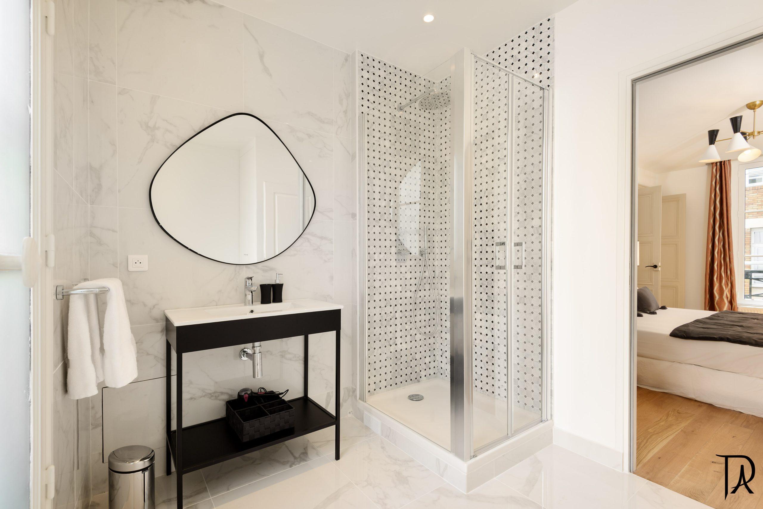 (26) Bathroom two view two