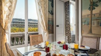 Breakfast in the dining room