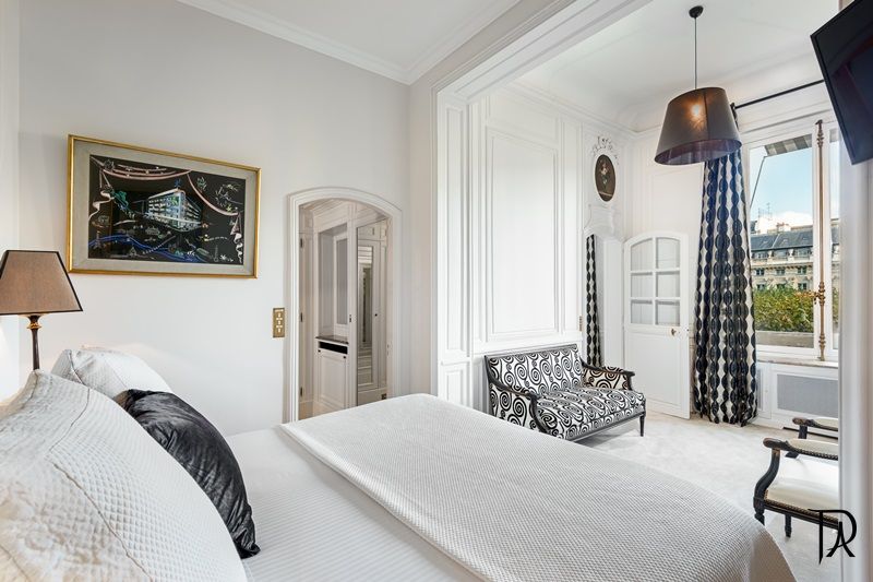 LOUVRE / PALAIS ROYAL AMAZING THREE/FOUR BEDROOM Paris Vacation