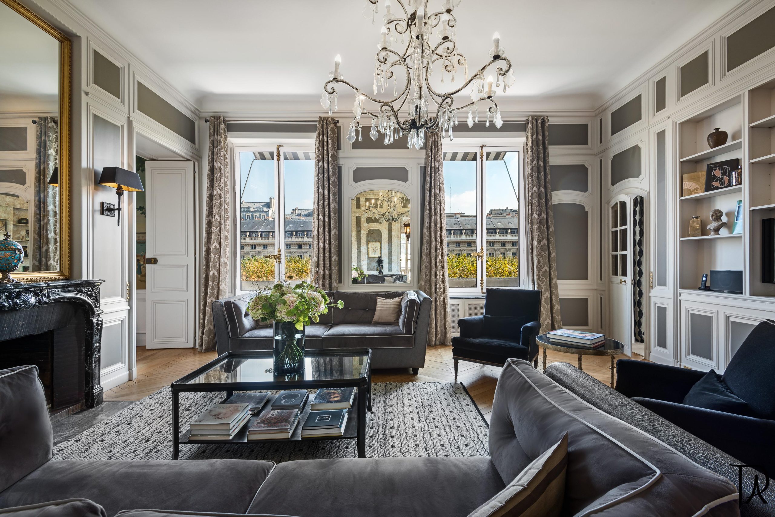 LOUVRE / PALAIS ROYAL AMAZING THREE/FOUR BEDROOM Paris Vacation Apartments