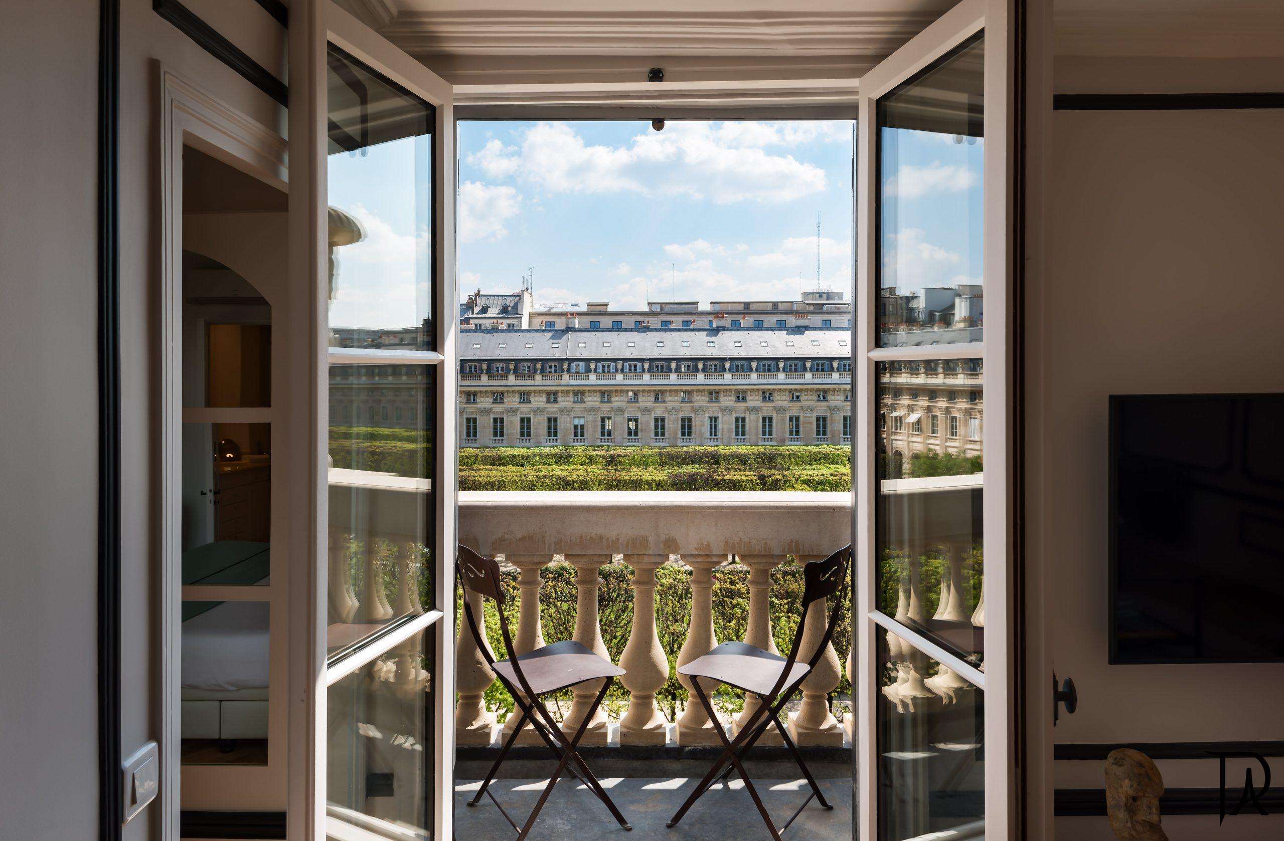 (06) View of the balcony