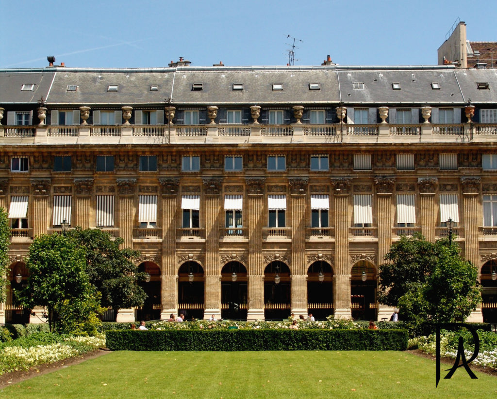 LOUVRE / PALAIS ROYAL CHIC THREE BEDROOM DUPLEX Paris Vacation Apartments