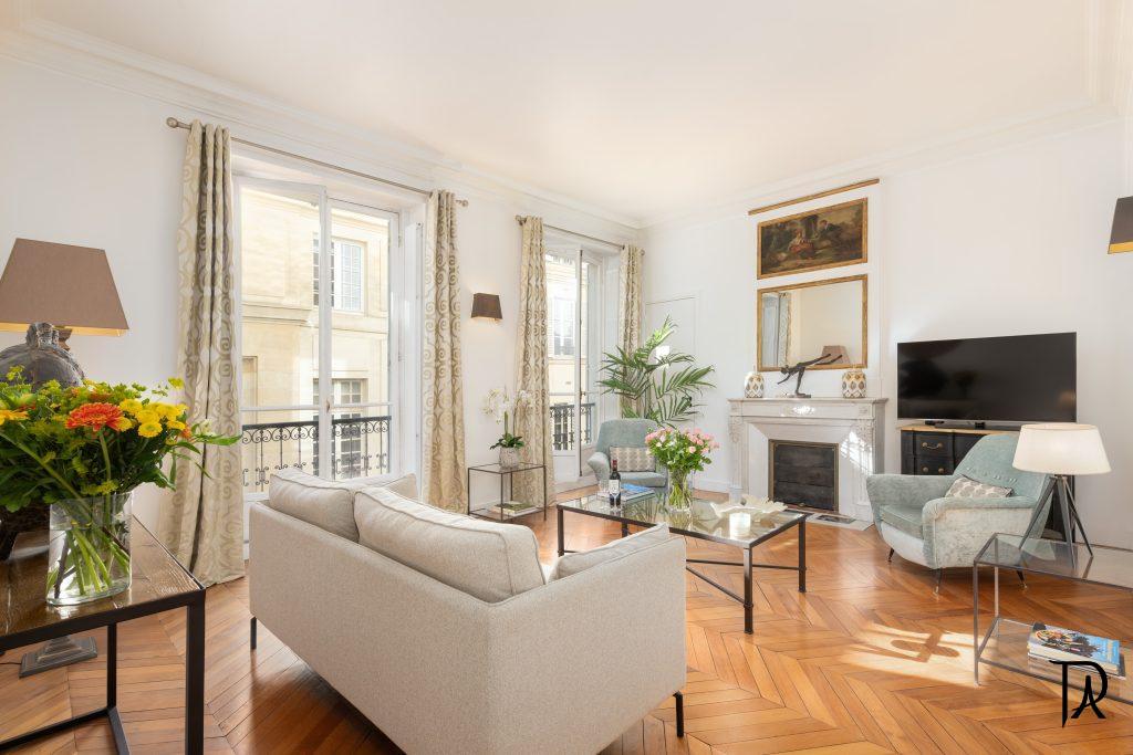 Rent a luxury apartment two bedroom Saint Sulpice Church PSG for short